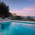Luxury Soleia Brac With Private Pool ヴィラ