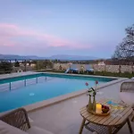 Luxury Soleia Brac With Private Pool ヴィラ Škrip