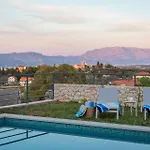 Luxury Soleia Brac With Private Pool ヴィラ Škrip
