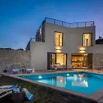 Luxury Soleia Brac With Private Pool ヴィラ