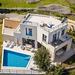 Luxury Soleia Brac With Private Pool Škrip