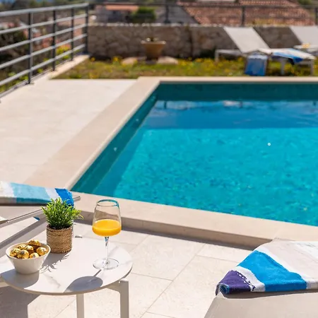 Luxury Soleia Brac With Private Pool Škrip