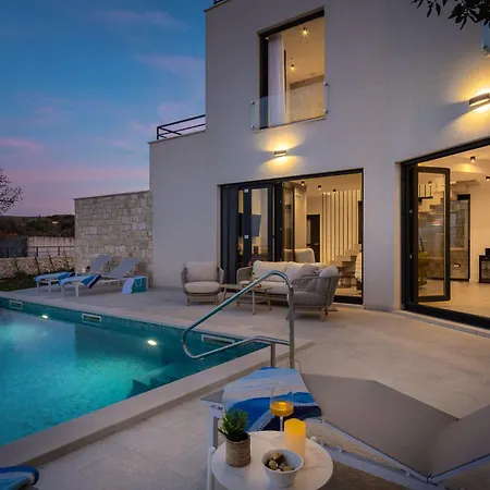 Luxury Soleia Brac With Private Pool Вілла
