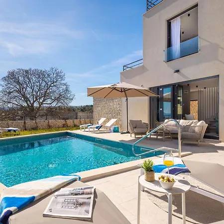 Luxury Soleia Brac With Private Pool Вілла *